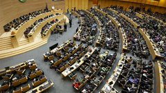 اشتية يشارك غدا في قمة الاتحاد الإفريقي