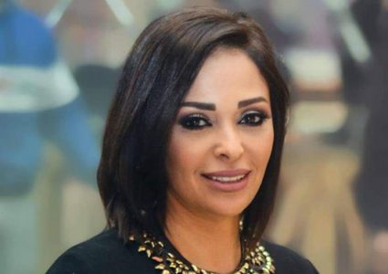 داليا البحيري تؤدي مناسك العمرة