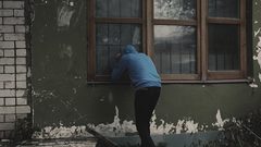 مفاجأة غير متوقعة للص حاول سرقة محل أيس كريم