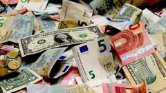 انخفاض سعر الدولار وارتفاع معدل التضخم في مصر