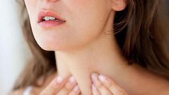 ما هي أخطر علامات الإصابة بسرطان الغدة الدرقية؟