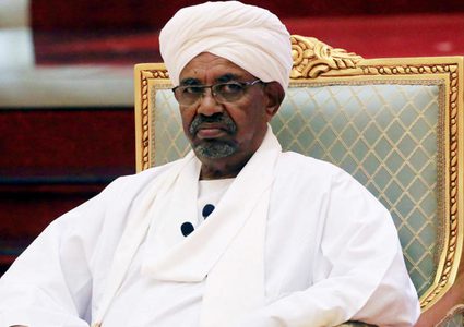 السودان توافق على تسليم "عمر البشير" لمحكمة الجنايات الدولية