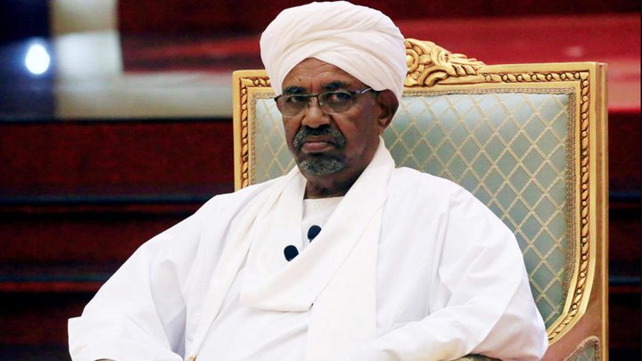 السودان توافق على تسليم "عمر البشير" لمحكمة الجنايات الدولية