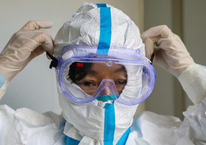 تحذير.. فيروس كورونا يهدد 60 بالمئة من سكان العالم