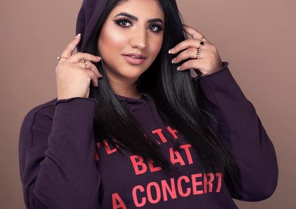 اليوتيوبر نور نعيم تشتري سيارة بقيمة مليون ريال سعودي