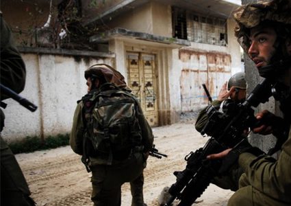 حملة مداهمات واعتقالات بالضفة