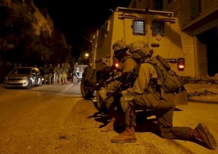 اعتقالات واقتحامات في الضفة