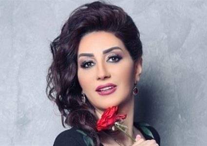 والدة الفنانة وفاء عامر تجري عملية جراحية