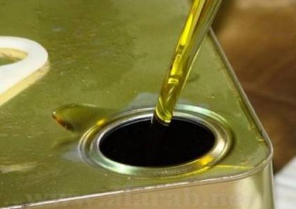 الأردن تقرر منع إدخال زيت الزيتون عبر معبر "الكرامة"