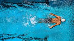 السباحة...سلاح لإنقاص الوزن