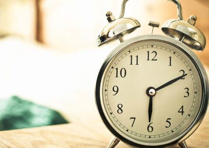 العلم يحدد صوت المنبه الأمثل لطرد النعاس