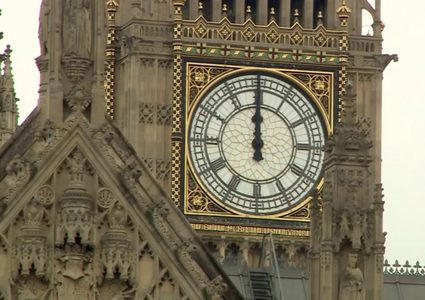 خبراء: برج بيغ بين لا يزال يعاني من آثار القصف النازي المدمرة