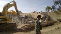 الاحتلال يهدم مسكنا في الخليل