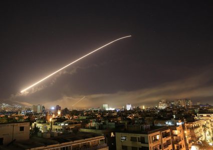 مقتل 4 ضباط إيرانيين و3 من النظام السوري في القصف إسرائيلي لدمشق