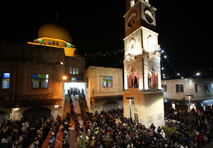 صور صلاة الفجر العظيم من مسجد النصر في البلدة القديمة