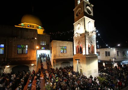 صور صلاة الفجر العظيم من مسجد النصر في البلدة القديمة
