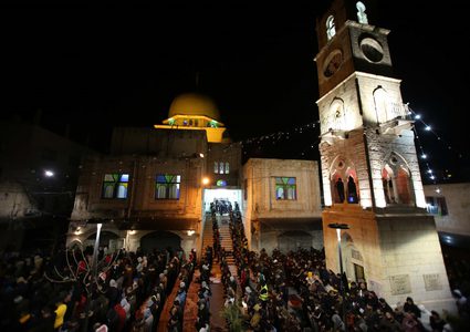 صور صلاة الفجر العظيم من مسجد النصر في البلدة القديمة