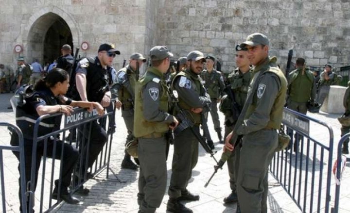 الاحتلال يعتقل 3 شبان وسيدة قرب باب الأسباط