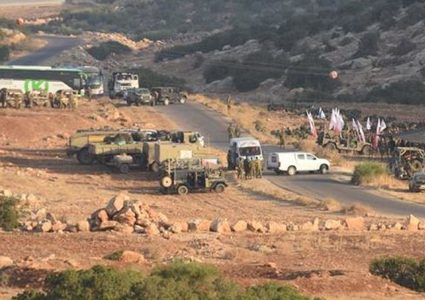 الاحتلال يداهم محلات تجارية في الخضر ويستجوب أصحابها