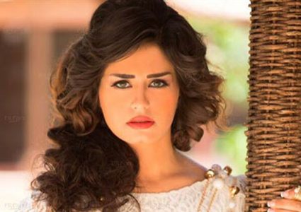 منة فضالي توجه رسالة لوالدتها