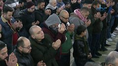 "الفجر العظيم" حشود من المصليين تلبي النداء