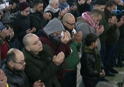 "الفجر العظيم" حشود من المصليين تلبي النداء