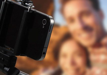 استطلاع: السيلفي أخطر بكثير من أسماك القرش