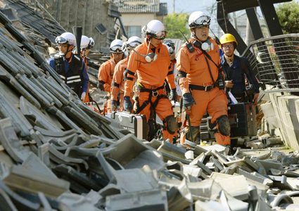 لحظات مرعبة أثناء زلزال مدمر في اليابان