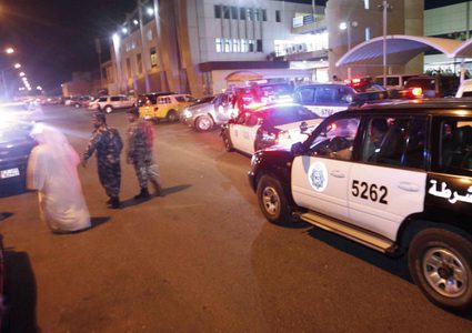 ضبط متهمتين بتصوير سيدة مريضة في مقطع مسيء