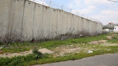 المستوطنات والجدار المحيط بمدينة طولكرم