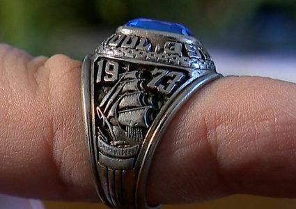 أمريكية تجد خاتمها الضائع في فنلندا بعد 45 عاما !