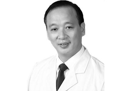 الكورونا يفتك بمدير مستشفى ووهان