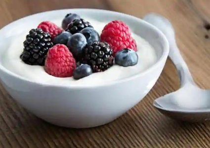 كيفية إتباع ريجيم اللبن الرائب لخسارة الوزن