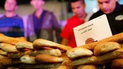 الاحتلال يغلق مخبزا في البلدة القديمة بالقدس ويعتقل مواطنا