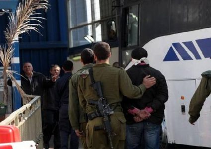 الاحتلال ينقل الأسير عروق الى "عيادة الرملة"