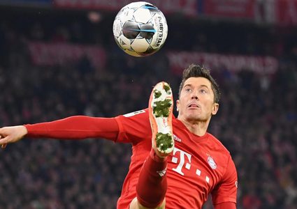 ليفاندوفسكي يقود بايرن ميونخ لفوز صعب على باديربورن