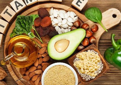 ما هي الأطعمة الغنية بفيتامين E ؟