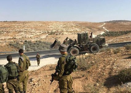 الاحتلال يغلق طرقا ومداخل شرق يطا