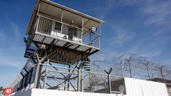 الاحتلال ينقل أربعة أسرى قاصرين لعزل "تسلمون"