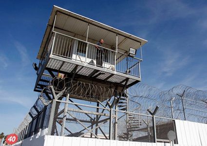 الاحتلال ينقل أربعة أسرى قاصرين لعزل "تسلمون"