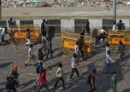 5 قتلى و90 مصابا في أحداث العنف في نيودلهي
