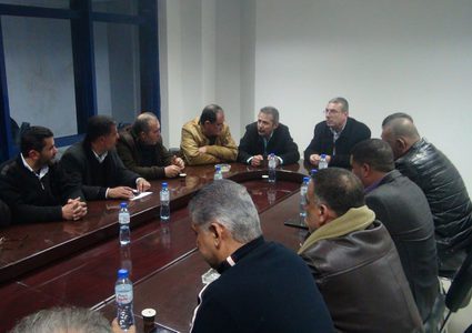 "التربية" تعقد اجتماعا هاماً مع اتحاد المقاولين في غزة