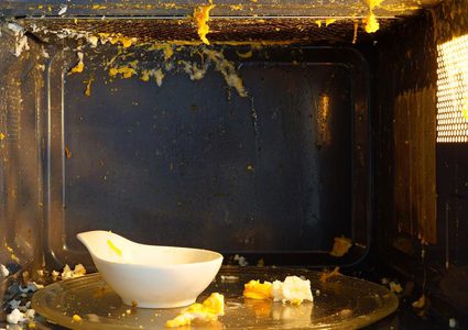 أطعمة لو أعدت تسخينها قد تسممك!