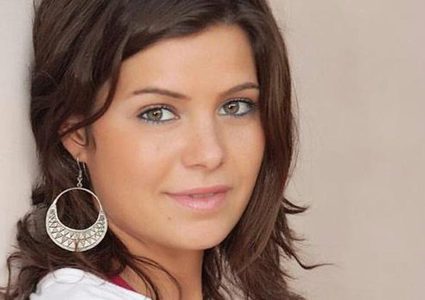 علامات الحمل تظهر على الفنانة يسرا اللوزي