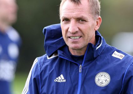 مدرب ليستر سيتي يتنبأ بعودة فاردي لهز الشباك