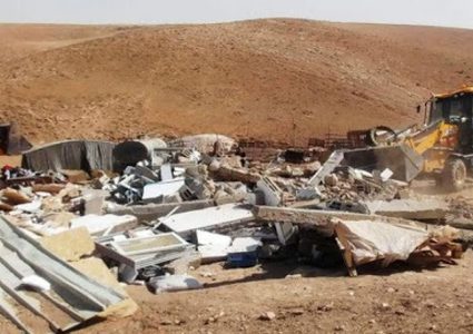 هدم مسكنين وحظيرتي أغنام في مسافر يطا