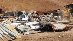 هدم مسكنين وحظيرتي أغنام في مسافر يطا