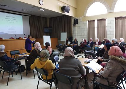 المعهد الفلسطيني للطفولة يطلق ورشة للتعرف على صعوبات التوحد