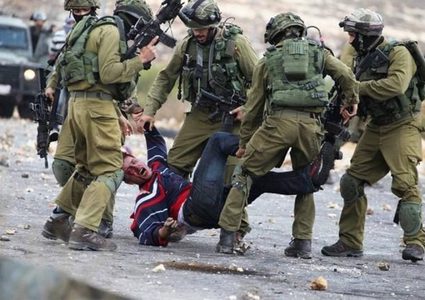 الاحتلال يعتدي على شابين جنوب نابلس