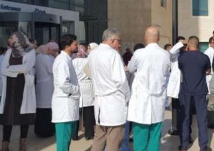 "الأطباء": ننتظر رد الحكومة وخيار الاستنكاف قائم